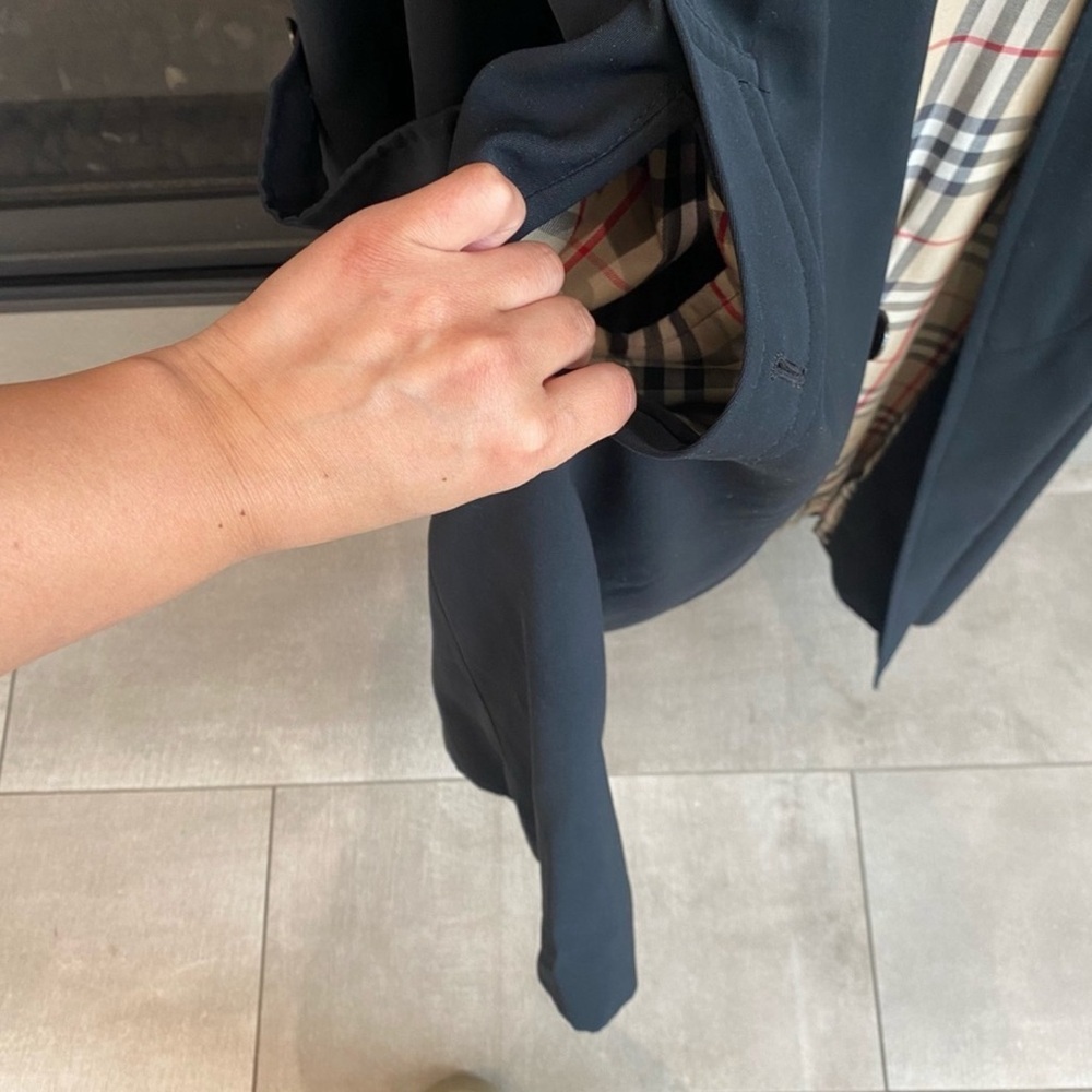 Burberry Men’s Black Long Waterloo Heritage Trench Coat, Size 34 - Picture 8 of 16